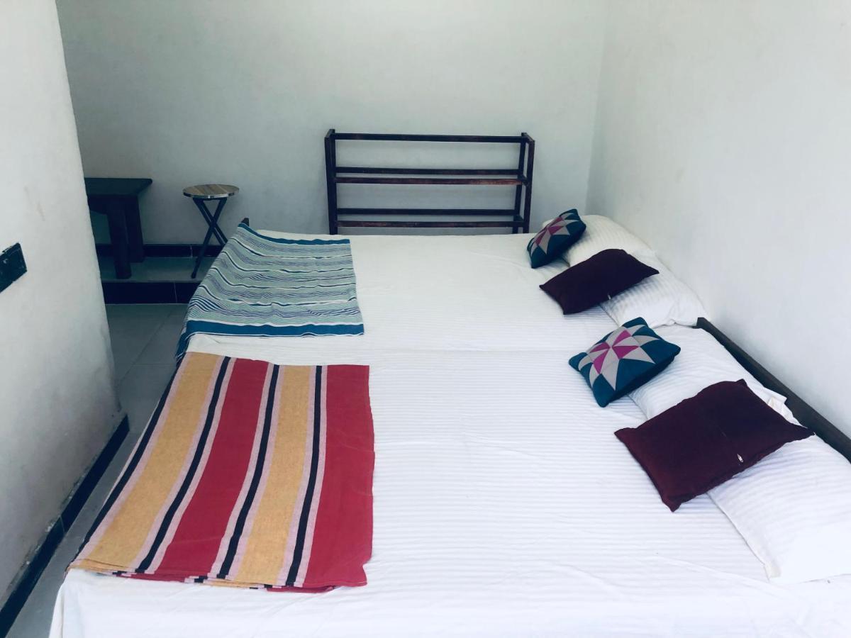 Thisara Pool Resort Kataragama & Yala-Kabiliththa Safari エクステリア 写真